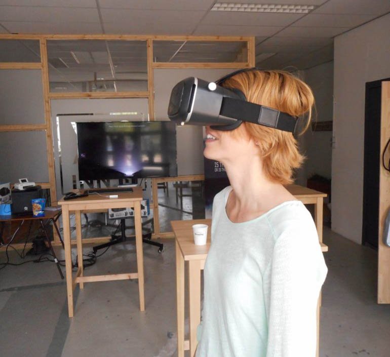 tessa-vr-bril